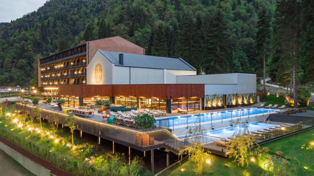 New Sairme Hotel Exterior photo